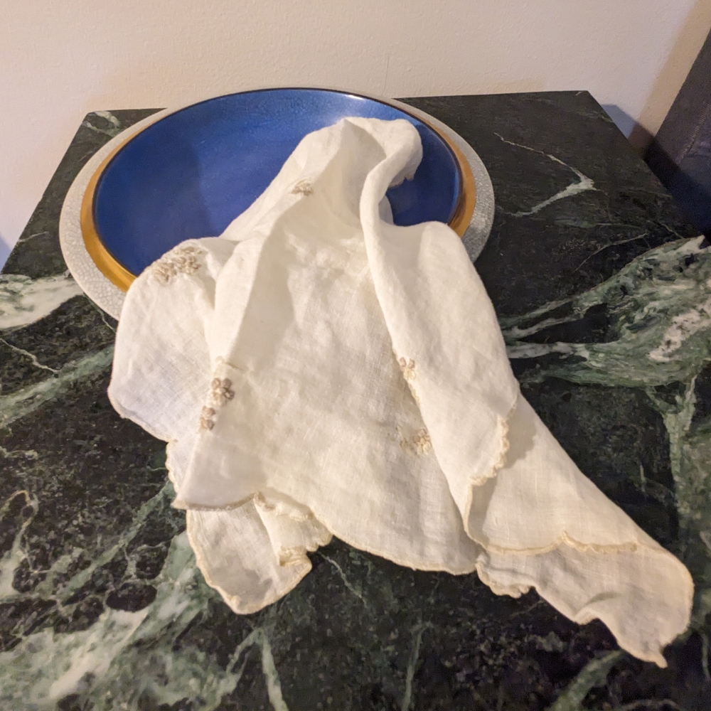 Elegant White Handkerchief with Delicate Embroidery